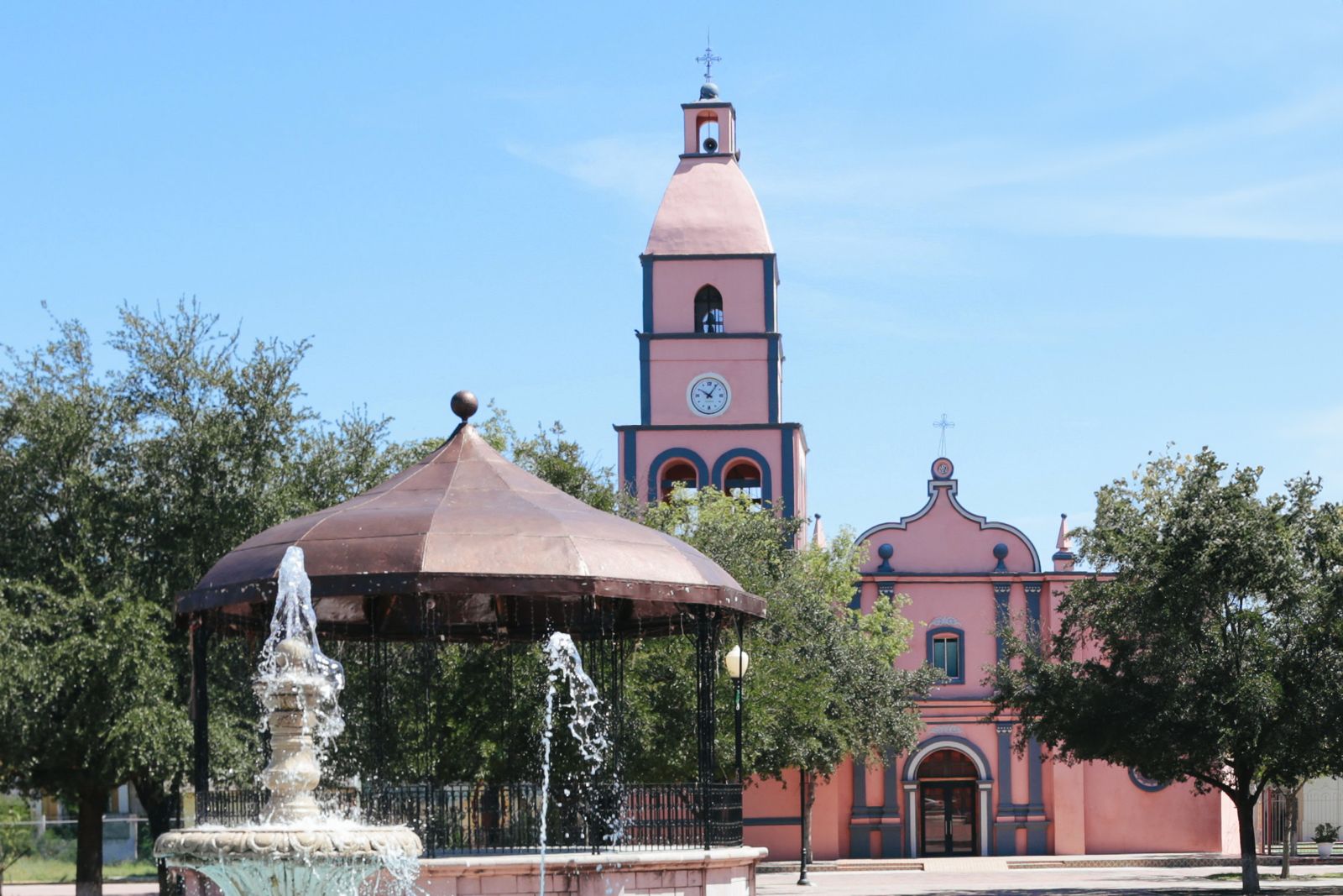 PARROQUIA NUESTRA SEÑORA DE LA SOLEDAD  DE GENERAL TERÁN, N.L.